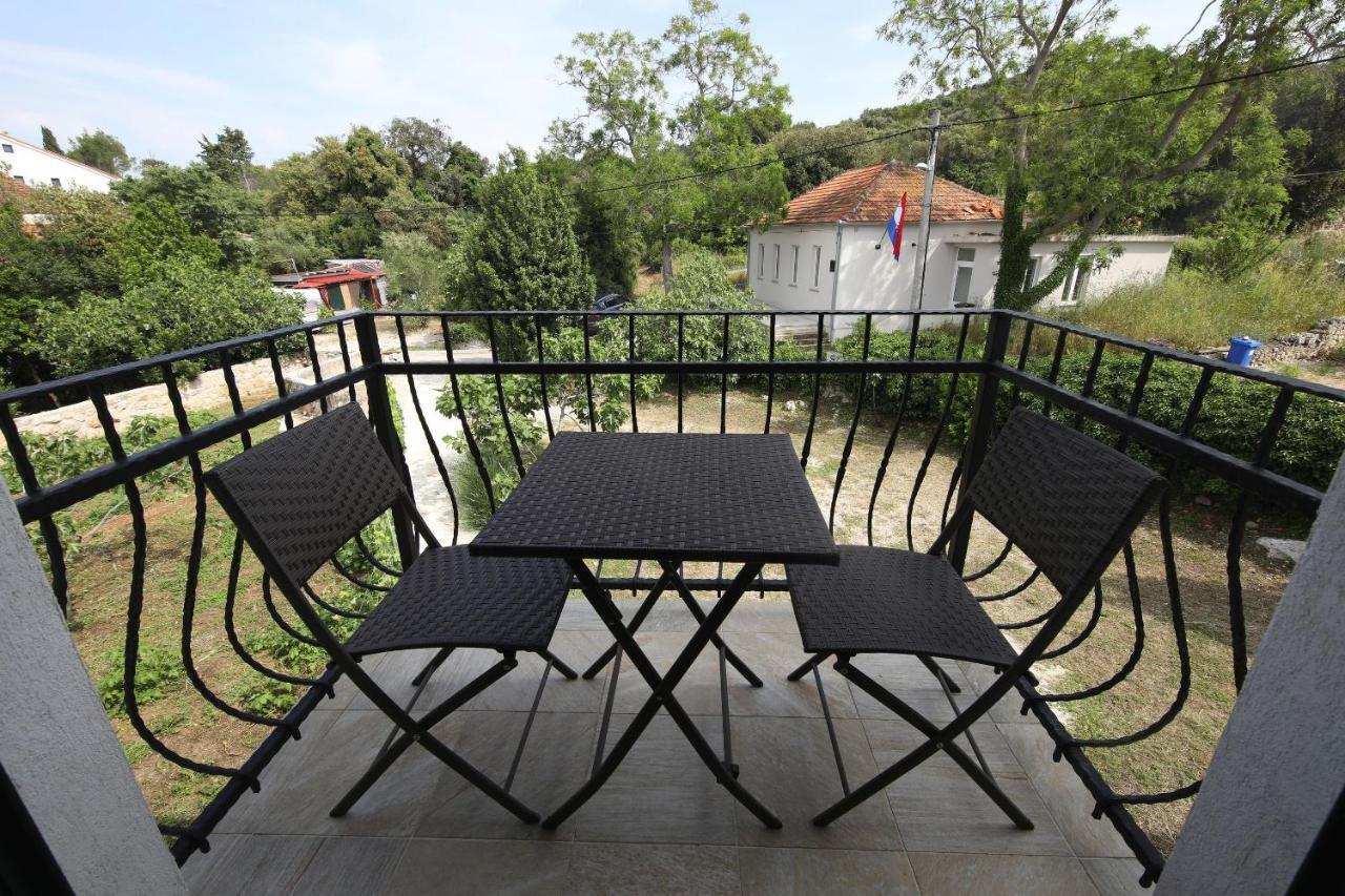 Apartments Tarragon Ugrinici ภายนอก รูปภาพ